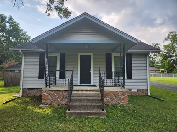 $1,200 | 1306 West Lincoln Street, Tullahoma, TN 37388