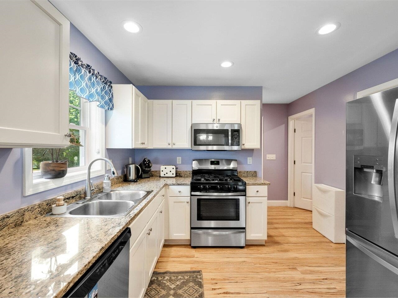 91 Messenger Street St. Albans, VT 05478 - Photo 3 of 44