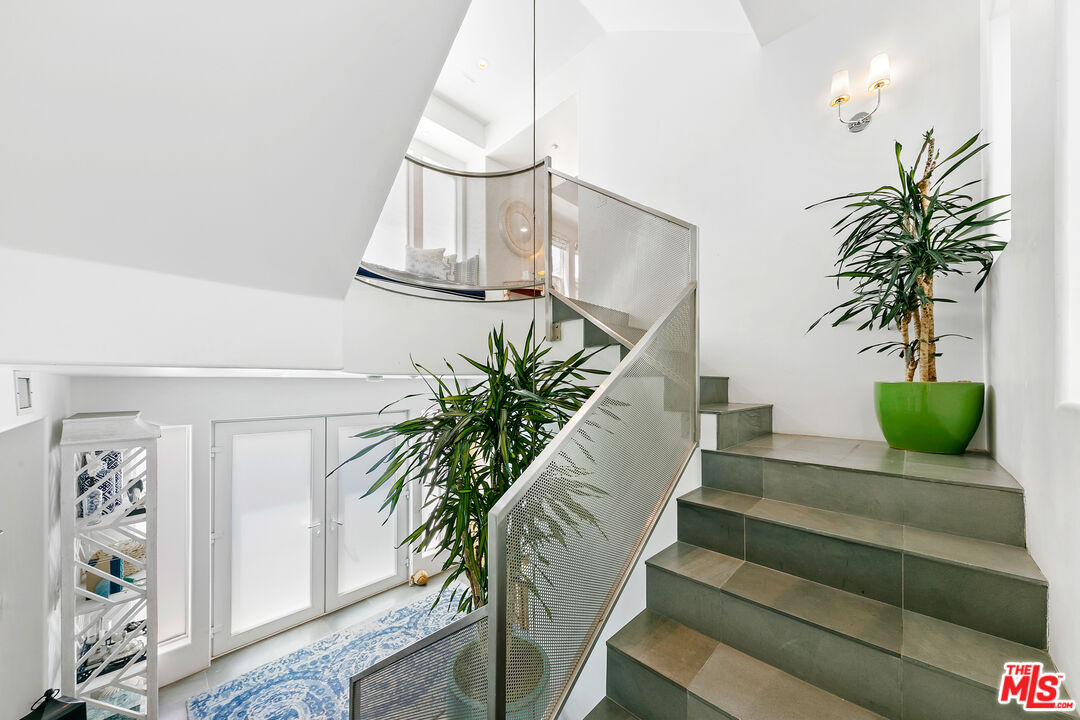 1341 Palisades Beach Road Santa Monica, CA 90401 - Photo 13 of 68