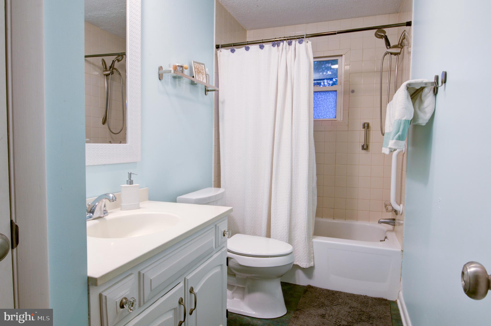 36 Rachael Road Dover, PA 17315 - Photo 19 of 47 Bathroom- Main Floor