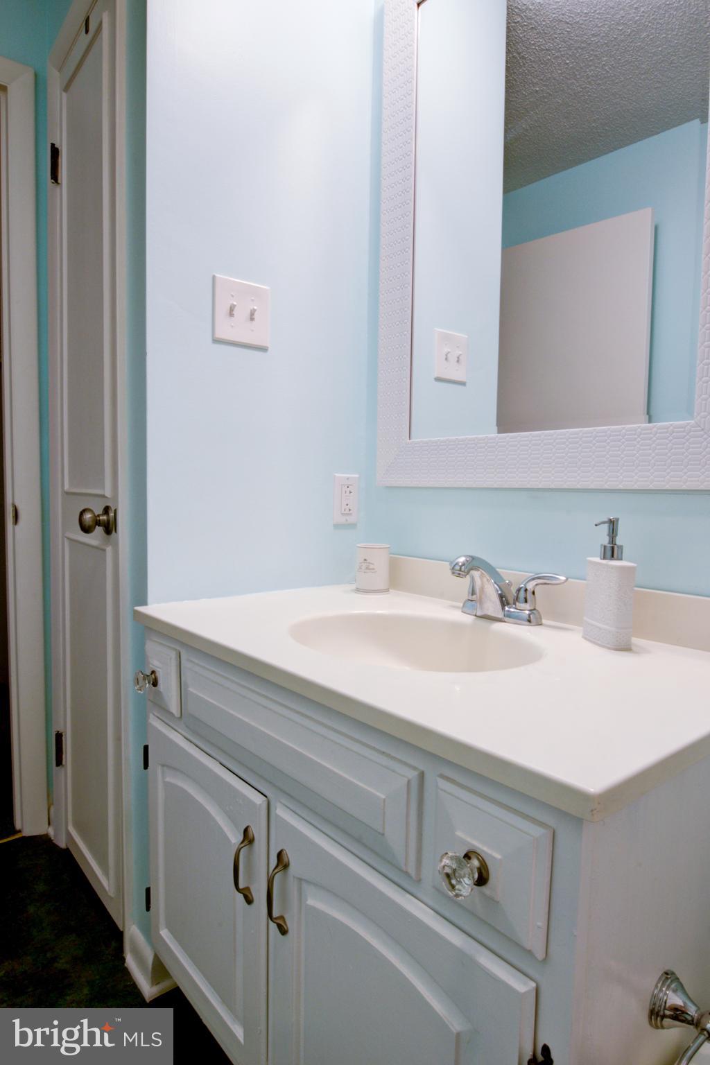 36 Rachael Road Dover, PA 17315 - Photo 20 of 47 Bathroom- Main Floor