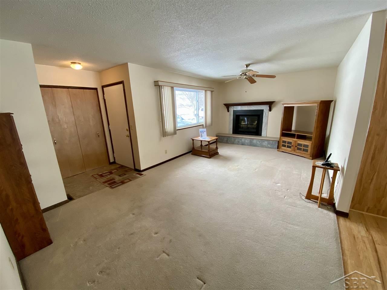 2479 Hemmeter Road Saginaw, MI 48603 - Photo 3 of 18