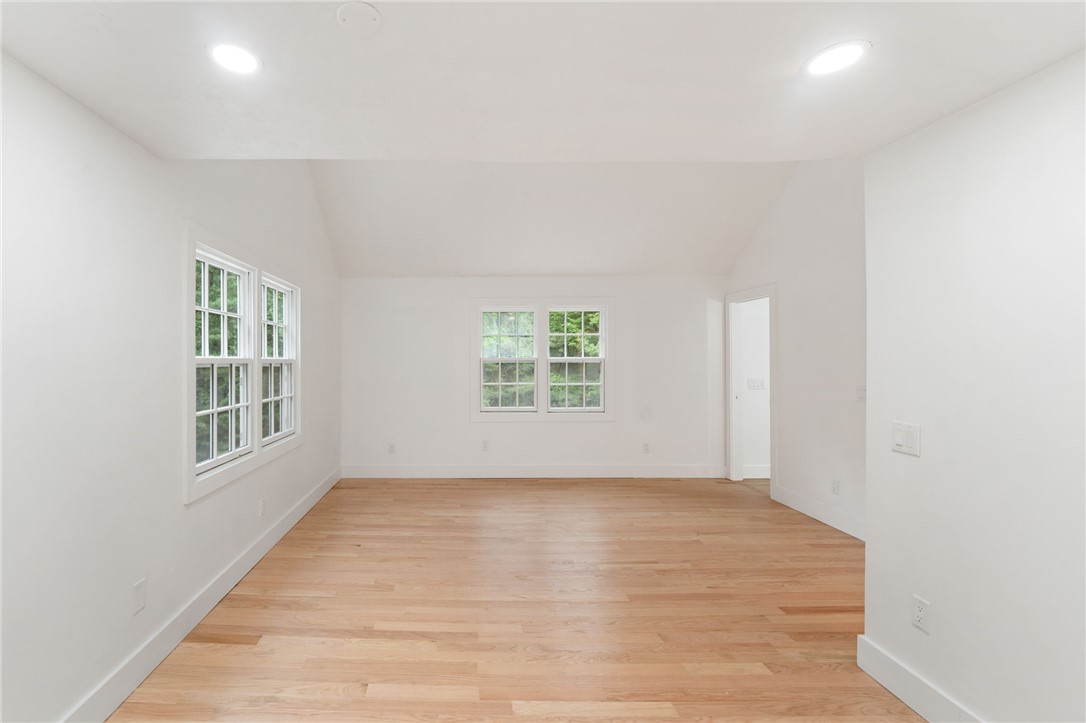1575 Middle Road East Greenwich, RI 02818 - Photo 32 of 50 Gallery Image 32