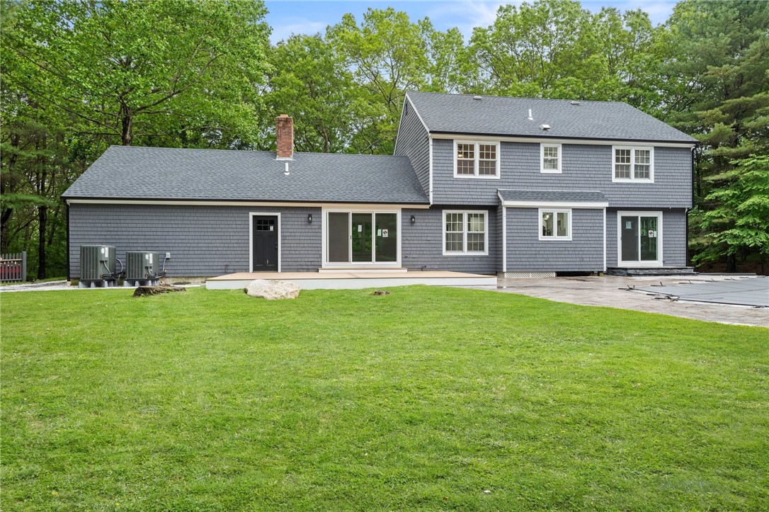 1575 Middle Road East Greenwich, RI 02818 - Photo 4 of 50 Gallery Image 4