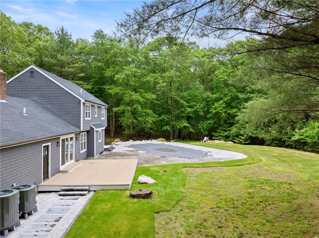 1575 Middle Road East Greenwich, RI 02818 - Photo 5 of 50 Gallery Image 5