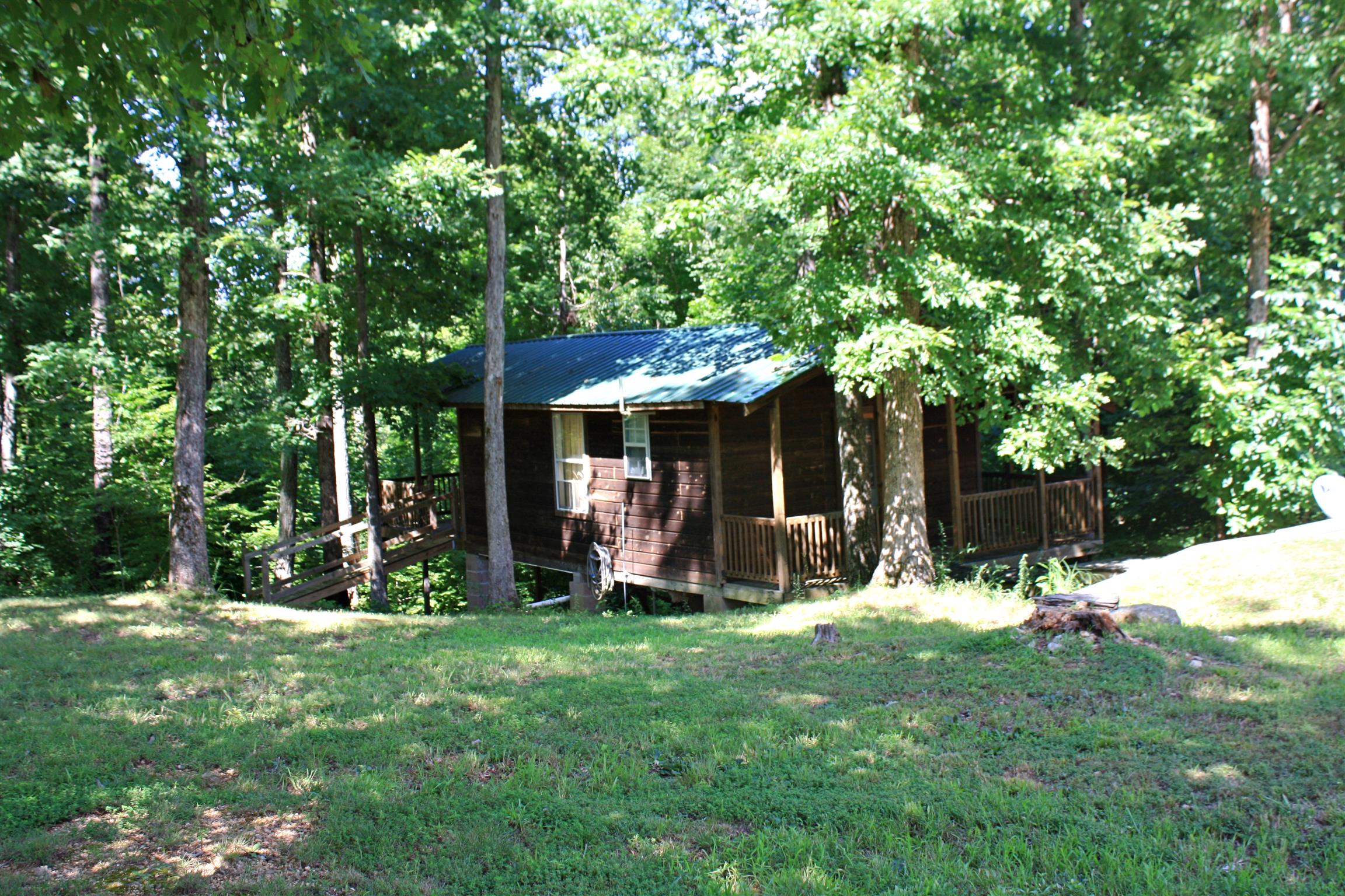 2486 Armstrong Road Linden, TN 37096 - Photo 23 of 30 Guest cabin