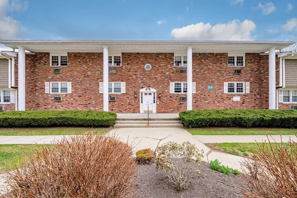 $215,000 | 418 Meadow Street, Unit 42, Agawam, MA 01001