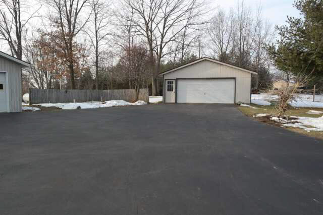 14145 North Center Road Clio, MI 48420 - Photo 29 of 66 20458297-28.JPG