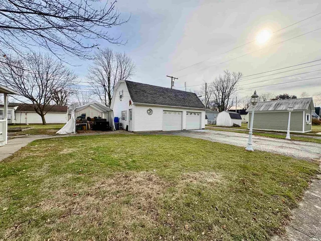 $140,000 | 1128 West Cherry Street, Bluffton, IN 46714