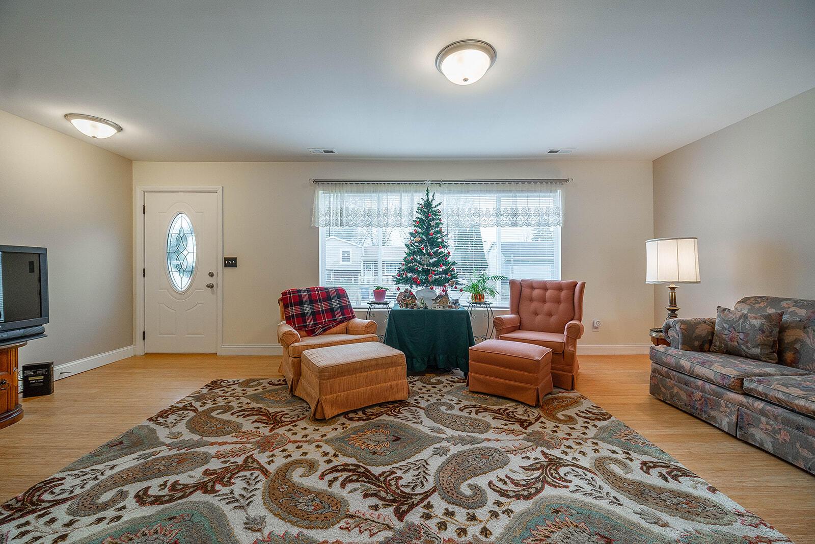 240 Chapelfield Road Columbus, OH 43230 - Photo 6 of 45 Great Room