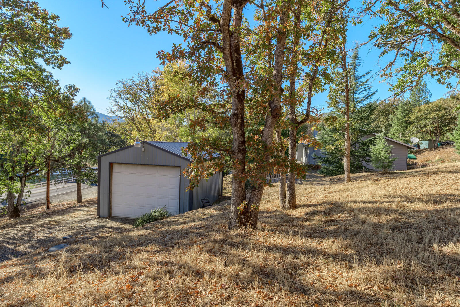 6388 Old Stage Road Central Point, OR 97502 - Photo 49 of 63 51