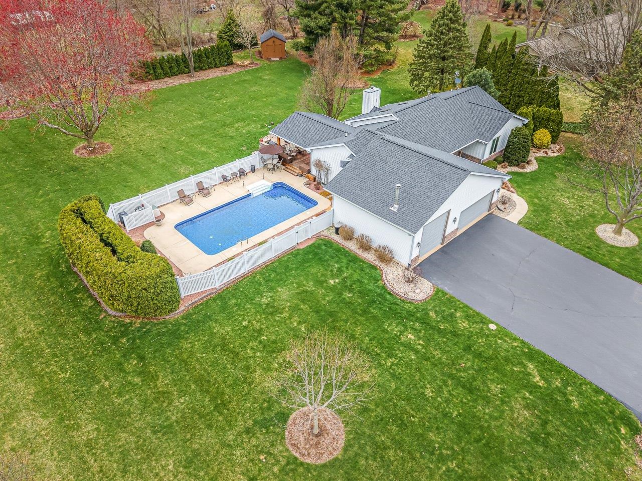 9744 Prairie Lane Belvidere, IL 61008 - Photo 55 of 66 an aerial view of a house