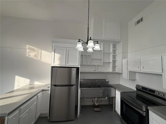 $1,350 | 1301 Frenchmen Street, Unit A, New Orleans, LA 70116