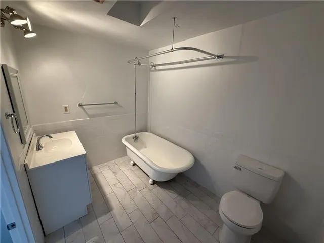 $1,350 | 1301 Frenchmen Street, Unit A, New Orleans, LA 70116