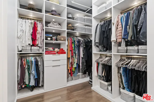 $699,999 | 1111 South Grand Avenue, Unit 716, Los Angeles, CA 90015