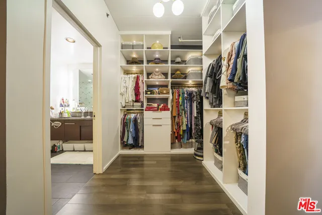 $699,999 | 1111 South Grand Avenue, Unit 716, Los Angeles, CA 90015