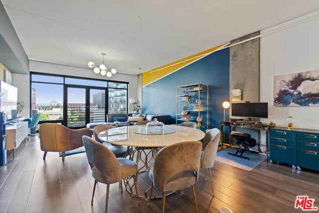 $699,999 | 1111 South Grand Avenue, Unit 716, Los Angeles, CA 90015