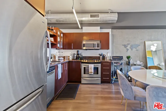 $699,999 | 1111 South Grand Avenue, Unit 716, Los Angeles, CA 90015