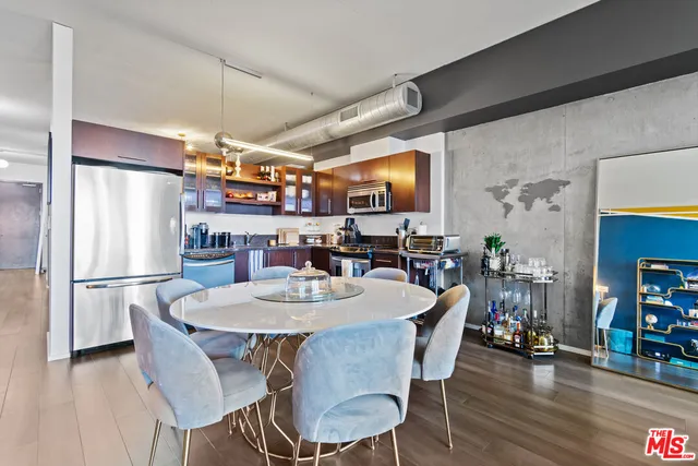 $699,999 | 1111 South Grand Avenue, Unit 716, Los Angeles, CA 90015