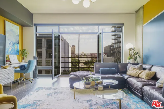 $699,999 | 1111 South Grand Avenue, Unit 716, Los Angeles, CA 90015