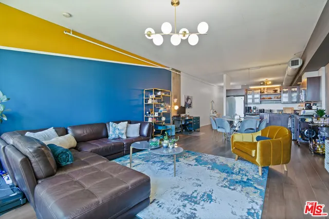 $699,999 | 1111 South Grand Avenue, Unit 716, Los Angeles, CA 90015