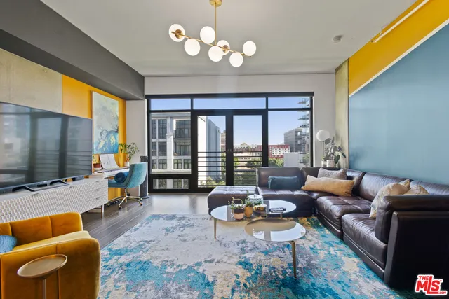 $699,999 | 1111 South Grand Avenue, Unit 716, Los Angeles, CA 90015