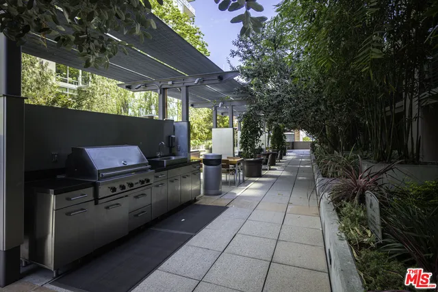 $699,999 | 1111 South Grand Avenue, Unit 716, Los Angeles, CA 90015