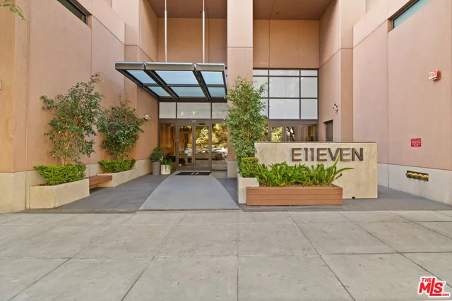 $699,999 | 1111 South Grand Avenue, Unit 716, Los Angeles, CA 90015