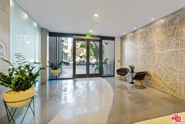 $699,999 | 1111 South Grand Avenue, Unit 716, Los Angeles, CA 90015