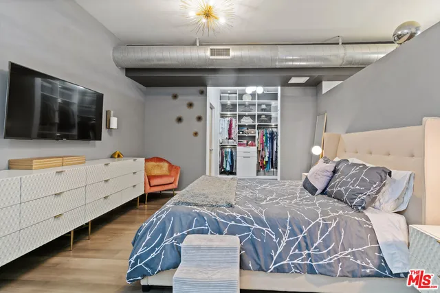 $699,999 | 1111 South Grand Avenue, Unit 716, Los Angeles, CA 90015