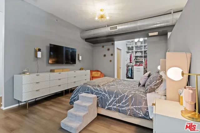 $699,999 | 1111 South Grand Avenue, Unit 716, Los Angeles, CA 90015