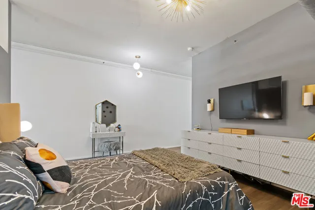 $699,999 | 1111 South Grand Avenue, Unit 716, Los Angeles, CA 90015