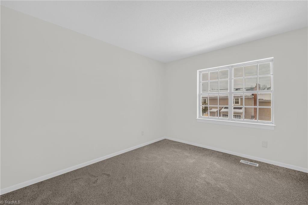 5735 Bramblegate Road, Unit G Greensboro, NC 27409 - Photo 19 of 33 Gallery Image 19