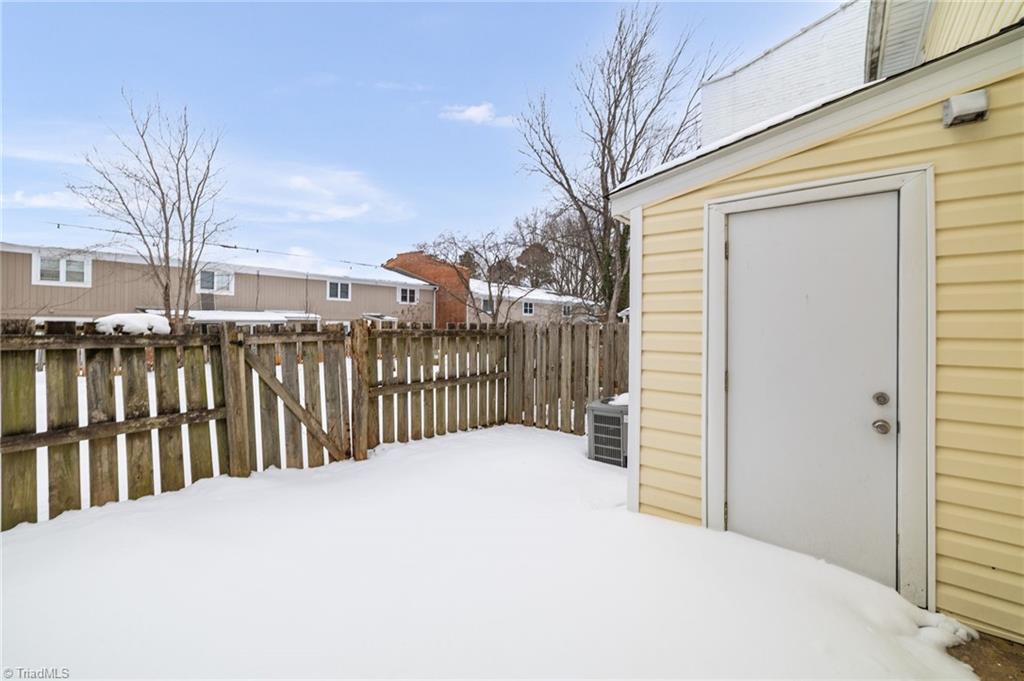 5735 Bramblegate Road, Unit G Greensboro, NC 27409 - Photo 27 of 33 Gallery Image 27