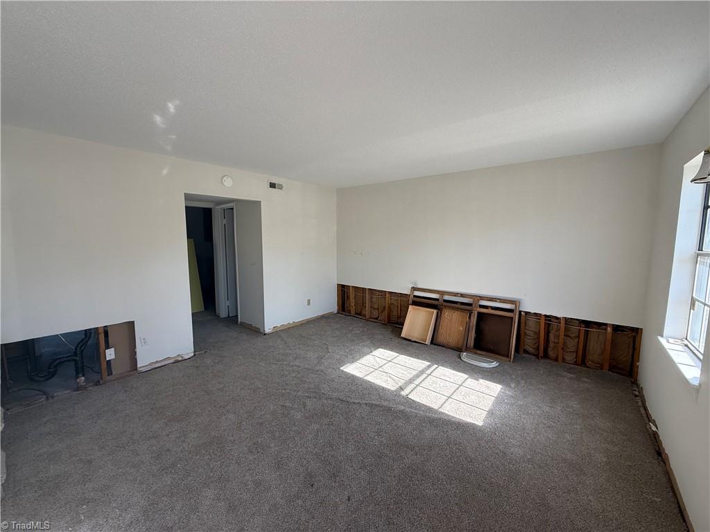 5735 Bramblegate Road, Unit G Greensboro, NC 27409 - Photo 29 of 33 Gallery Image 29