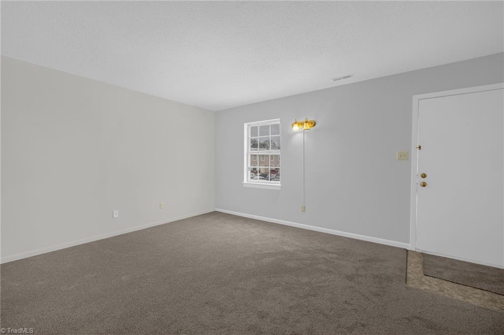 5735 Bramblegate Road, Unit G Greensboro, NC 27409 - Photo 8 of 33 Gallery Image 8