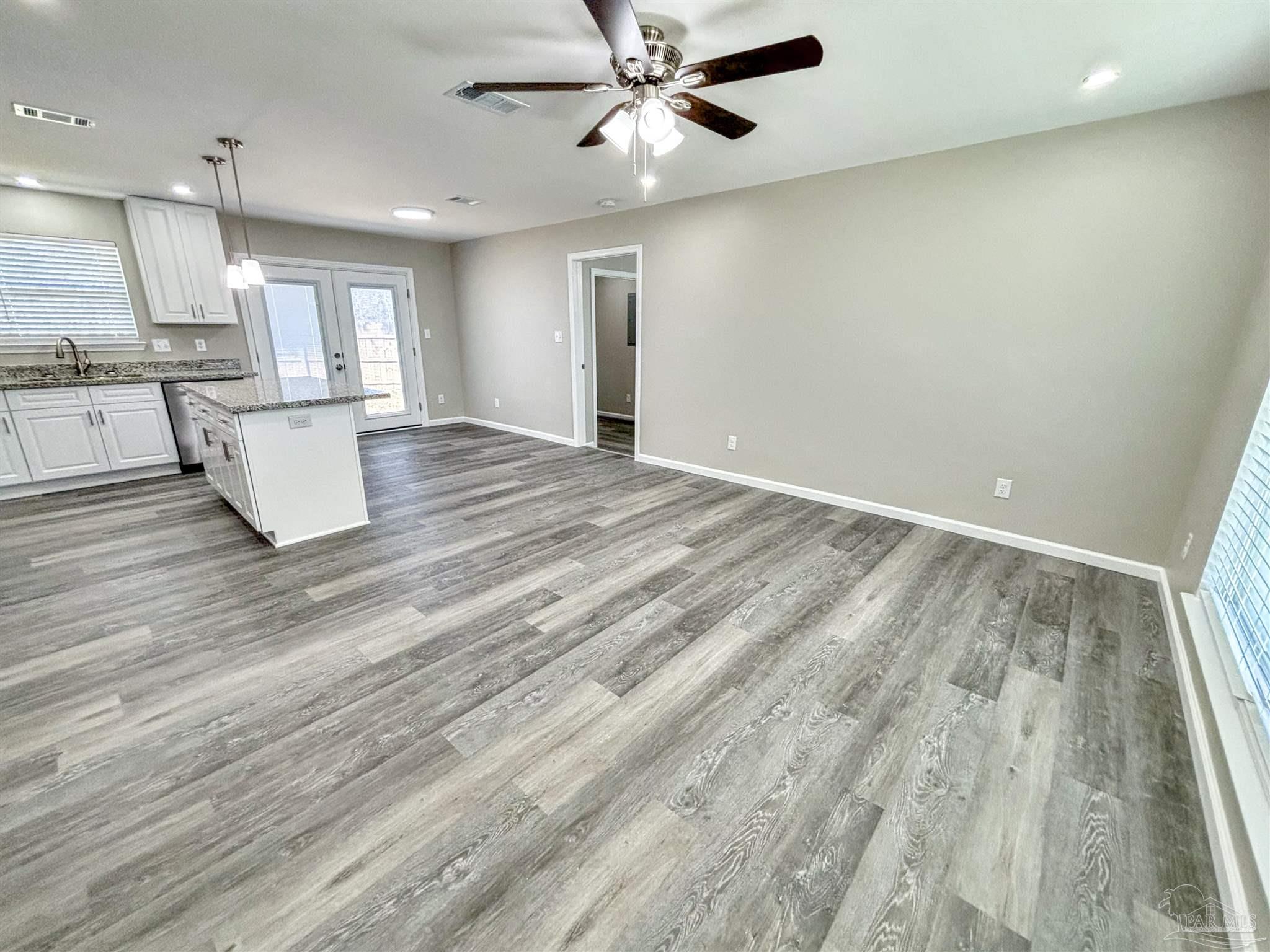 2103 Squire Drive Cantonment, FL 32533 - Photo 4 of 23