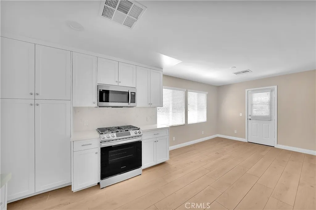 6735 Yellowstone Drive Riverside, CA 92506 - Photo 3 of 15