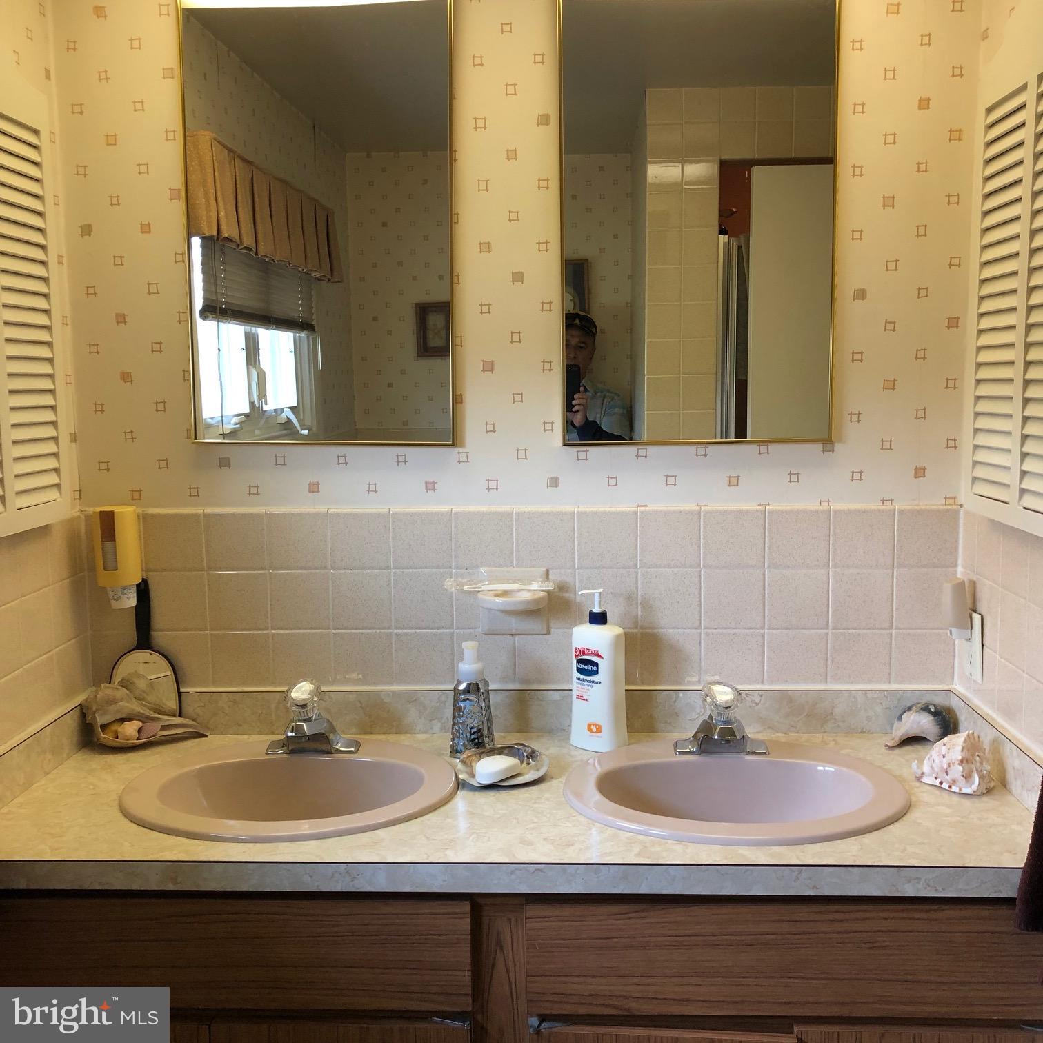 53 Falcon Road Levittown, PA 19056 - Photo 34 of 37