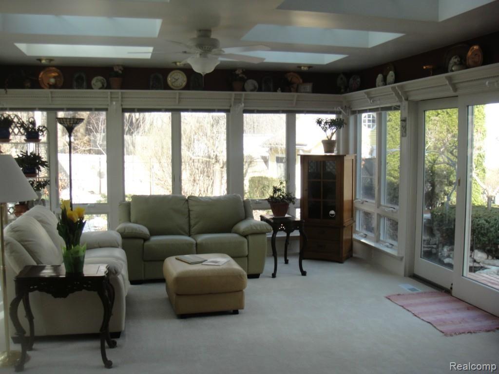 227 Pine Street Rochester, MI 48307 - Photo 6 of 15 DSC01415.jpg