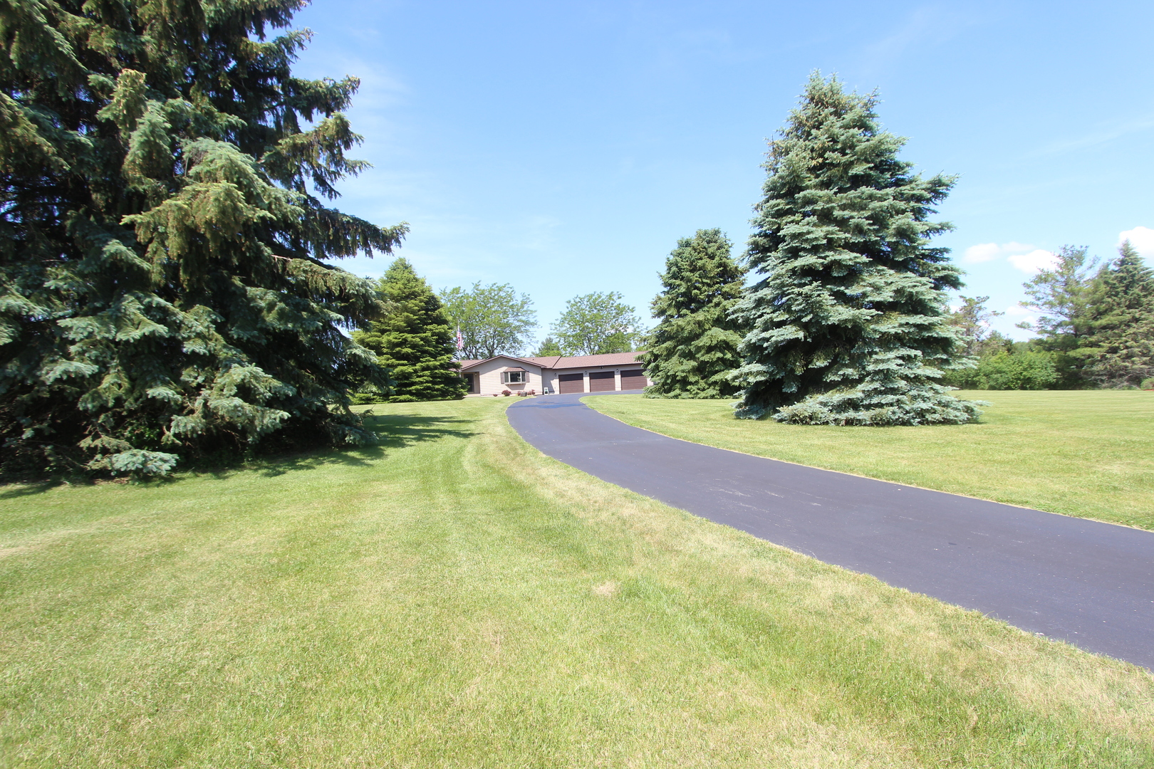10217 Willow Lakes Road Harvard, IL 60033 - Photo 2 of 30