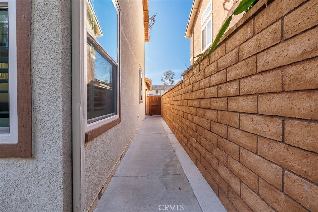 41 Castletree Rancho Santa Margarita, CA 92688 - Photo 54 of 68 a view of a pathway both side of building