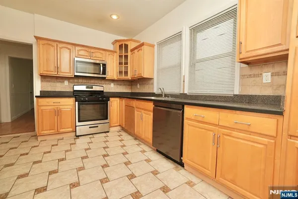 $2,500 | 466 Cortlandt Street, Unit 2, Belleville, NJ 07109