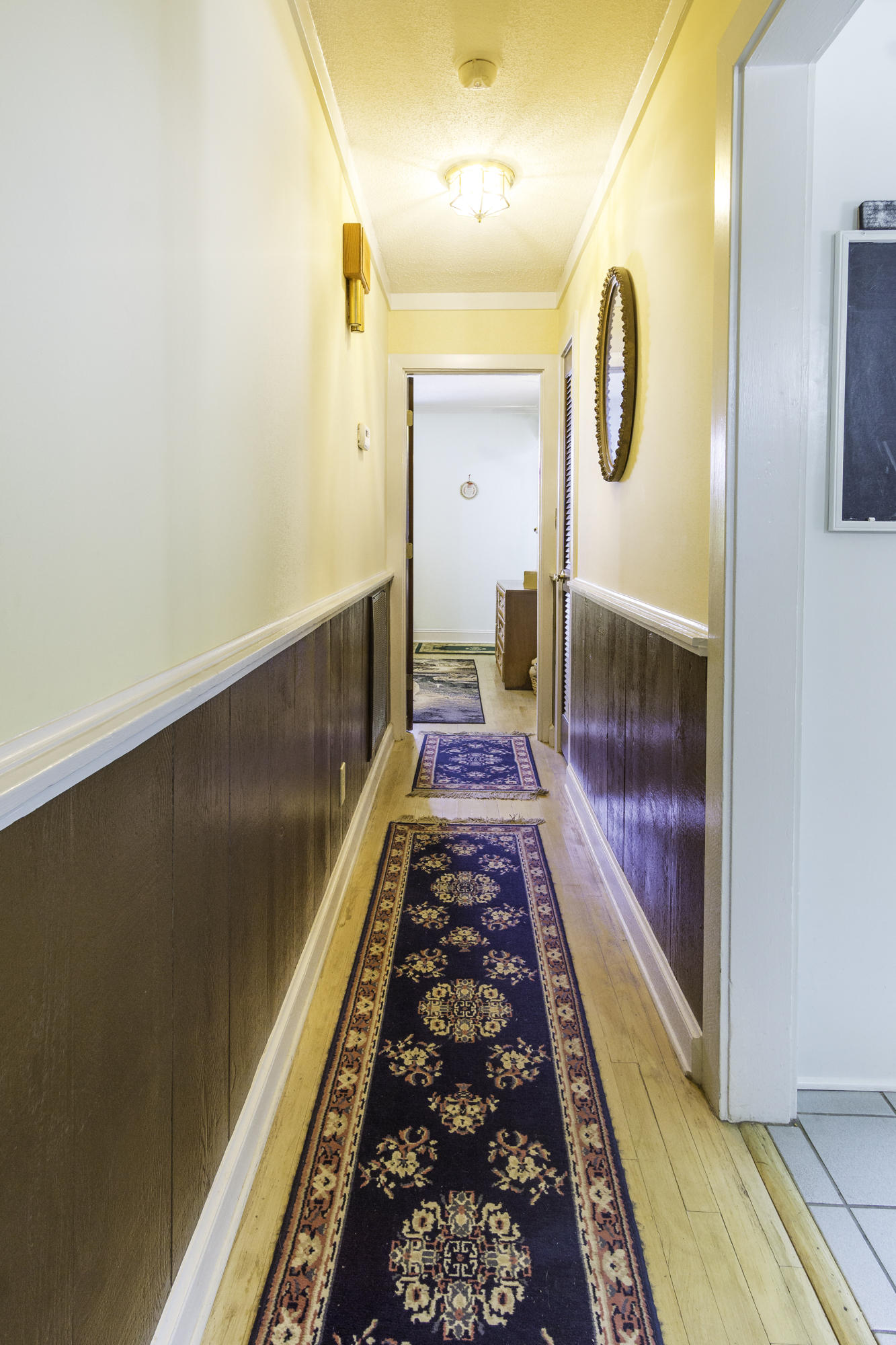 816 Dills Bluff Road Charleston, SC 29412 - Photo 17 of 39 Hallway to Master
