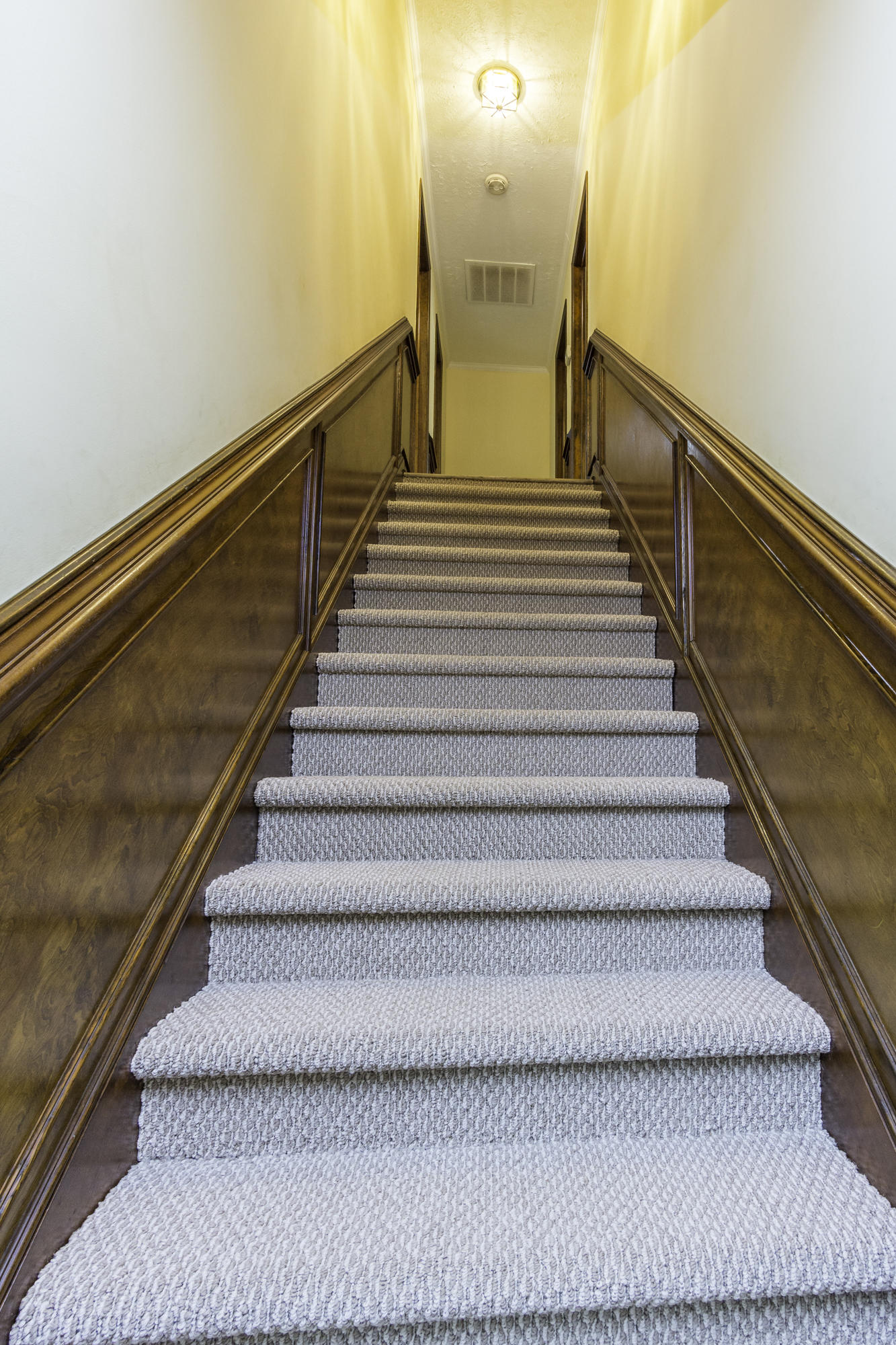 816 Dills Bluff Road Charleston, SC 29412 - Photo 20 of 39 Stairway to Bedrooms