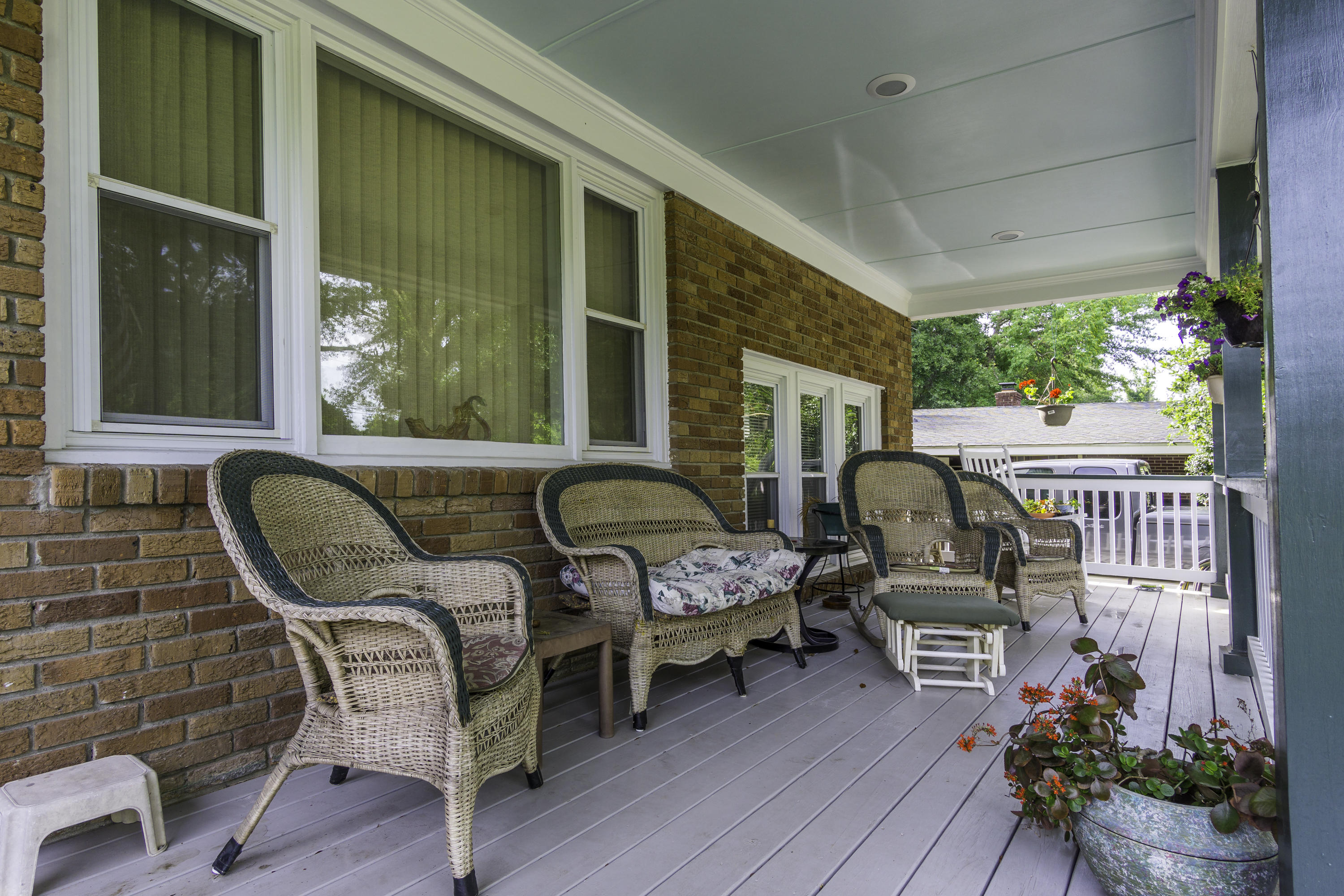 816 Dills Bluff Road Charleston, SC 29412 - Photo 4 of 39 Front Porch