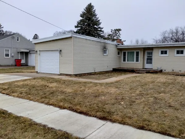 $289,000 | 214 4th Street Southwest, Pine Island, MN 55963