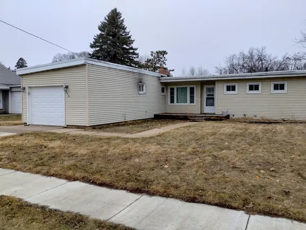 $289,000 | 214 4th Street Southwest, Pine Island, MN 55963