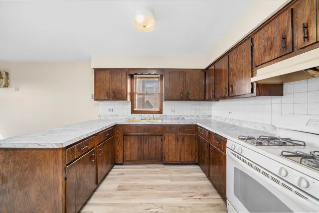 $469,900 | 4552 Prescott Avenue, Lyons, IL 60534