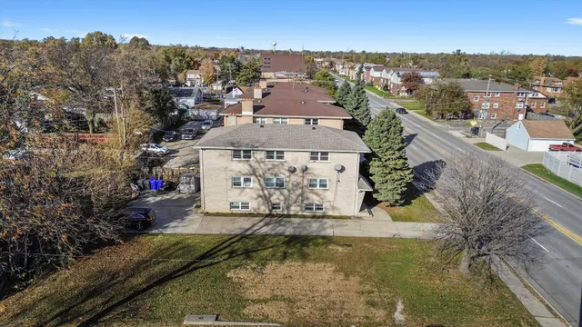 $469,900 | 4552 Prescott Avenue, Lyons, IL 60534